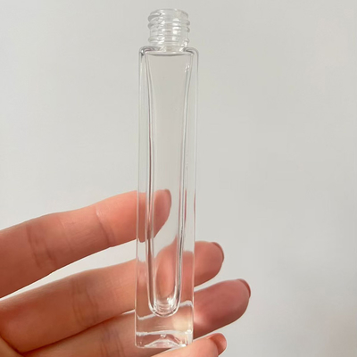 زجاجة رش عطر مستديرة زجاجية من 10 مل مخصصة مع رش و فوق الغطاء