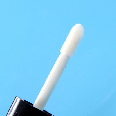 1.2ml البلاستيكية أسطوانة ليب غلوس أنبوب مع الغطاء الطويل الألوان المخصصة المقبولة