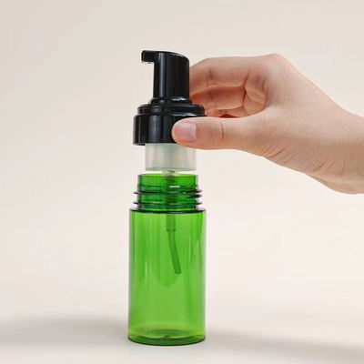 زجاجة مضخة بالبلاستيك من رغوة بي تي بالجملة مع لون مخصص للصابون السائل التجميلي