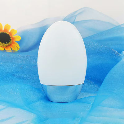 زجاجة كريم واقي من الشمس بيضاوية الشكل سعة 50 جرام مع غطاء فضي مقاوم للأشعة فوق البنفسجية لتعبئة مستحضرات التجميل المصنوعة من البولي بروبلين سعة 50 مل