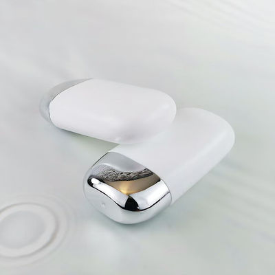 البلاستيك بالجملة زجاجة كريم واقي من الشمس PP مع غطاء فضي مزدوج القشرة في 30g و 50g الأحجام