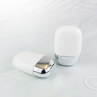 البلاستيك بالجملة زجاجة كريم واقي من الشمس PP مع غطاء فضي مزدوج القشرة في 30g و 50g الأحجام