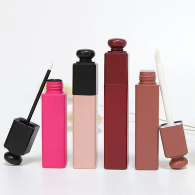 خيارات الأحجام المختلفة 5ml 15ml 22ml زجاجة أنبوب ماسكارا تجميلية مختارة مع دعم الفرشاة تخصيص