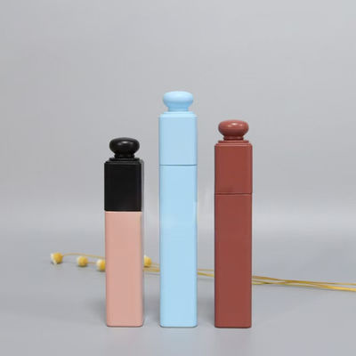 خيارات الأحجام المختلفة 5ml 15ml 22ml زجاجة أنبوب ماسكارا تجميلية مختارة مع دعم الفرشاة تخصيص