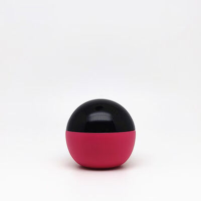 مرطبان كريم بلاستيكي على شكل كروي بأحجام 5 جرام و 25 جرام و 50 جرام و 80 جرام مع طباعة فنية مخصصة لتغليف العناية بالبشرة